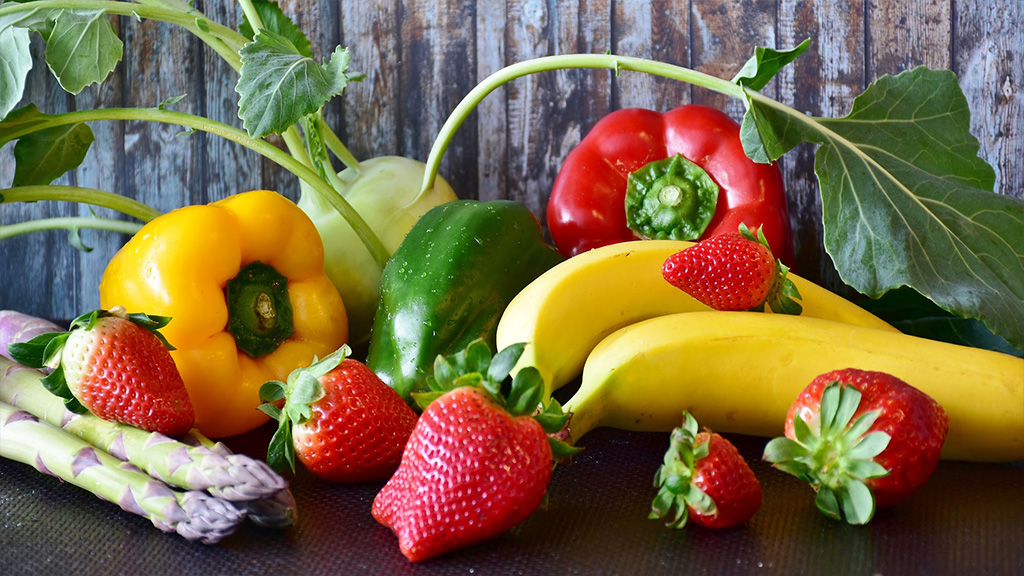 Alimentos ricos en vitaminas C y D ayudan a prevenir la artritis