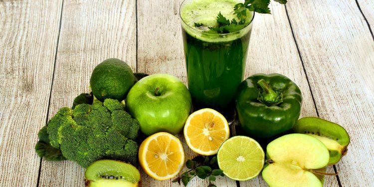 Alimentos ricos en vitaminas C y D ayudan a prevenir la artritis